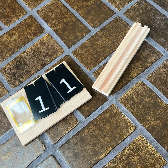 Heidi Swapp Wood Instax Instant Film Frame Desk Calender - Picture 8 of 10